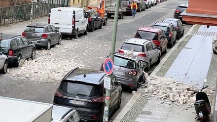 Die Wand kippte auf die Straße