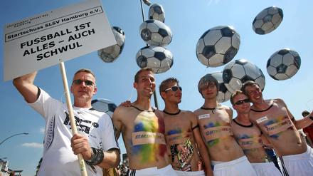 Fußball ist nicht nur Schwarzrotgold, Fußball ist auch bunt.