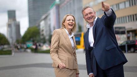 CDU-Landeschef Henkel mit der designierten Wirtschaftssenatorin Cornelia Yzer. 