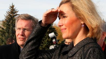 In den Fokus nimmt Bettina Wulff in der kommenden Woche die Talkshows, wo sie über ihr neues Buch und ihre Ehe mit Ex-Bundespräsident Christian Wulff (l.) sprechen wird. 