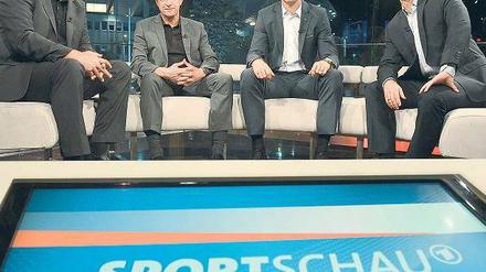 Vier Männer im „Club“. 1,89 Millionen Zuschauer sahen die Premiere. Foto: dapd