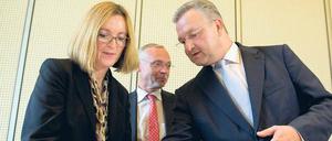 Recht standhaft. Zwischen Margarete Koppers und Frank Henkel gibt es kein Kommunikationsproblem, heißt es bei der Berliner Polizei.