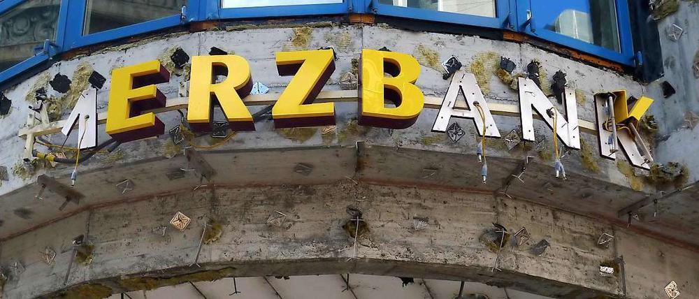 Auch bei der Commerzbank drohen massive Stellenkürzungen im Privatkundengeschäft.