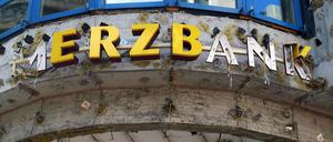 Auch bei der Commerzbank drohen massive Stellenkürzungen im Privatkundengeschäft.