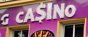 Spielcasinos gibt es in manchen Straßen gleich reihenweise. Das soll sich ändern.