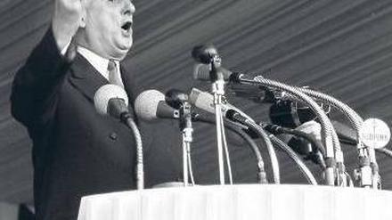 Lobrede. De Gaulle fand vor dem Ludwigsburger Schloss freundliche Worte für Deutschland. 50 Jahre danach erinnern Kanzlerin Merkel und Frankreichs Staatschef Hollande an das Ereignis.