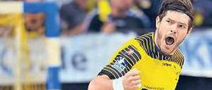 Jung, wuchtig, vielseitig. Evegni Pevnov, Kreisläufer der Füchse.