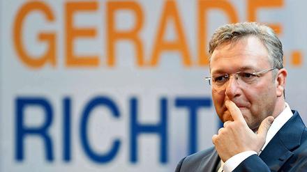 Gerade? Richtig? Mitnichten. Der Generalbundesanwalt hat der Darstellung von Innensenator Frank Henkel widersprochen.