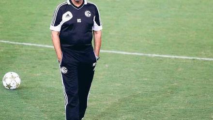 Kontrolliert, aber offensiv. Huub Stevens, Trainer des FC Schalke 04.