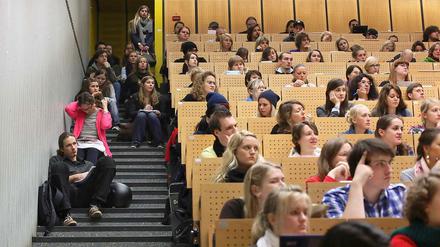 Platz da! Noch die gab es so viele Studierende in Berlin wie jetzt. Raumnot ist eine Folge. 