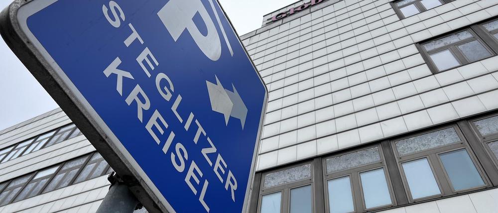 Der Sockel des Steglitzer Kreisel sollte für 250 Millionen Euro umgebaut werden. Jetzt steht er zum Verkauf.