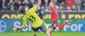 Rein und raus. Sidney Sam erzielte das 1:0, wurde aber vorzeitig ausgewechselt. Foto: dpa