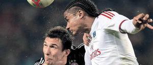 Nicht nur Künstler, auch Kämpfer. Mario Mandzukic (u.) blieb in Hamburg zwar ohne Tor, arbeitete aber vorbildlich für das Team.