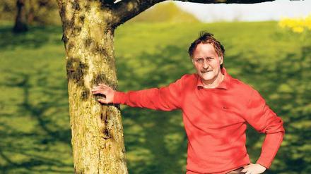 Peter Neururer ist viel an der frischen Luft. Golfen, Fußballplätze einweihen, danach wieder Golfen. Eigentlich gesund.