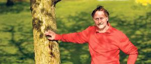 Peter Neururer ist viel an der frischen Luft. Golfen, Fußballplätze einweihen, danach wieder Golfen. Eigentlich gesund.