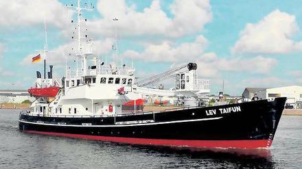 Die „Lev Taifun“ ist das neue Fährschiff zum Leuchtturm „Roter Sand“. Es wurde 1964 als Tonnenleger in Dienst gestellt. 