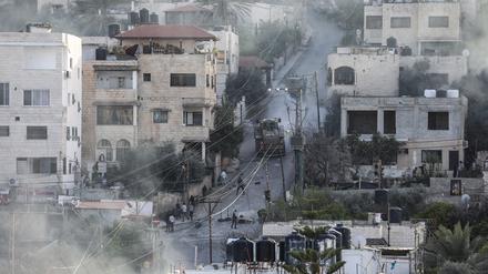 Bei einem israelischen Militäreinsatz im nördlichen Westjordanland sind mindestens sechs Palästinenser getötet worden.