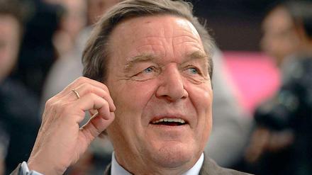 Altkanzler Gerhard Schröder (SPD) kritisiert Frankreichs Wirtschaftspolitik.