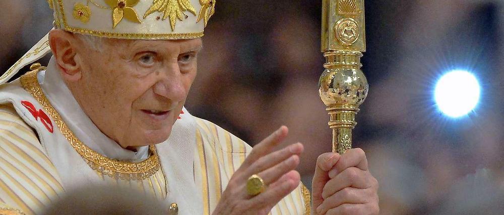 Papst Benedikt XVI. bei der Christmette im Petersdom.