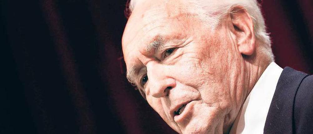 Weg von Watte, Wichtigtuerei und den giftigen Nebeln des Jargons: Wolf Schneider hat Generationen von Jungjournalisten die hohlen Phrasen ausgetrieben. Gerade hat der 87-Jährige ein neues Buchprojekt begonnen. Foto: dapd