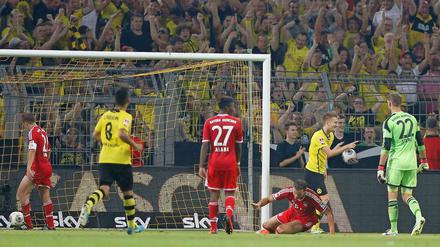 Alles klar. Marco Reus bejubelt sein entscheidendes 4:2.