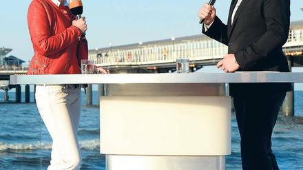 Highlight und Tiefpunkt. Wie Danny Boyle die Eröffnungsfeier der Olympischen Sommerspiele in London inszeniert hat, das war ein Augenschmaus. Was Katrin Müller-Hohenstein und Oliver Kahn einsam und verlassen am Ostseestrand während der ZDF-Übertragungen der Fußball-EM geleistet haben, das war schlicht und ergreifend ein Flop.
