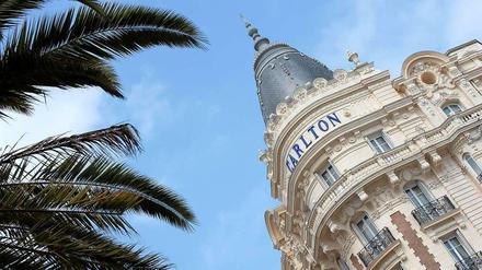 Im prestigeträchtigen Hotel Carlton soll sich der Dieb eines Handkoffers voll Schmuck bemächtigt haben.