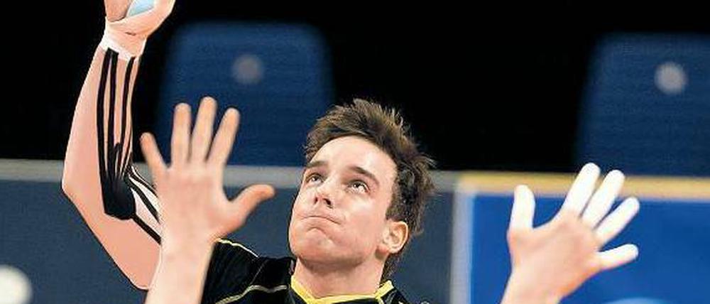 Vergeblich gestreckt. Björn Höhne (oben) und die Volleys recken sich gegen Zenit Kasan an die Leistungsgrenze, aber für einen Sieg gegen die Russen reicht es nicht.