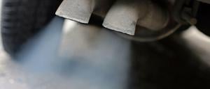 Dreckschleuder. Dieselabgase enthalten viel Ruß. Dieser schädigt die Gesundheit und das Klima.