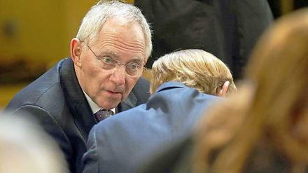  „Es wäre ganz falsch, sich aufgrund einer gewissen Entspannung zurückzulehnen“, betonte Schäuble auf der Sicherheitskonferenz in München.