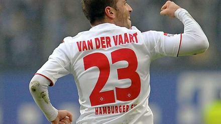 Der Hamburger SV gewann durch ein Tor von Raffael van der Vaart mit 1:0 gegen Borussia Mönchengladbach und verbesserte sich auf Europa-League-Platz sechs, weil...