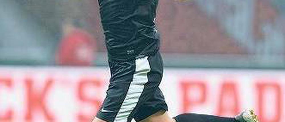 Treffen und wegrennen. Max Kruse bejubelt sein Führungstor in Bremen. Foto: dpa