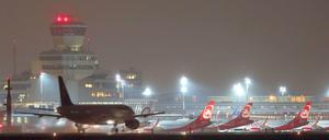 Am Flughaben Tegel dürfen Flieger bis 24 Uhr landen und bis 23 Uhr 20 abfliegen.