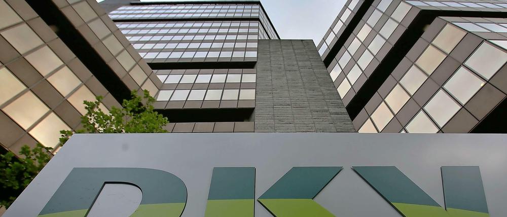 Der zweitgrößte private Krankenversicherer hat seine jährliche Beitragserhöhung auf den April verschoben. Dafür fallen sie umso heftiger aus: Die Steigerung für die rund 900 000 Vollversicherten über alle Tarife 4,5 Prozent. 