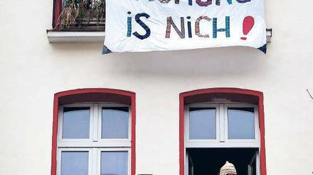 Solidarität in Kreuzberg. Der Protest konnte die Räumung einer Wohnung in der Lausitzer Straße nicht verhindern. 