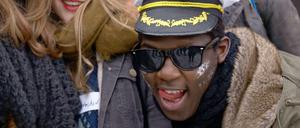 Hipster Ari Garcia hat sichtlich Spaß auf dem Wintercup.