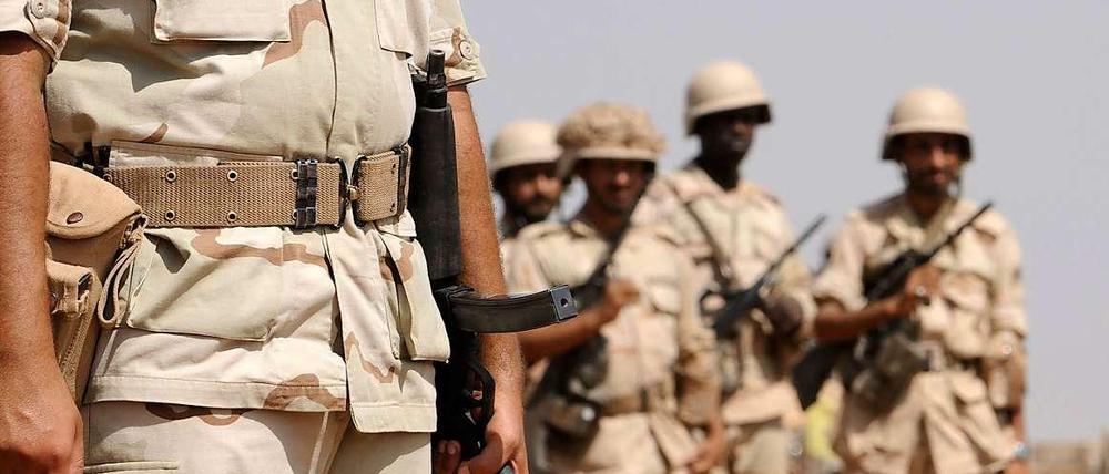 Saudische Soldaten im Einsatz an der Grenze