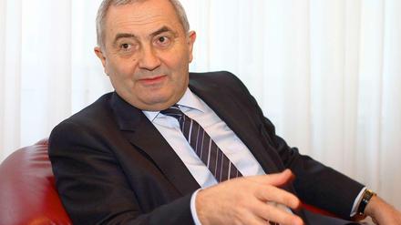 Lazar Comanescu ist seit 2009 Rumäniens Botschafter in Berlin. Er war zuvor Außenminister seines Landes und führte die Beitrittsverhandlungen Rumäniens mit der Europäischen Union.