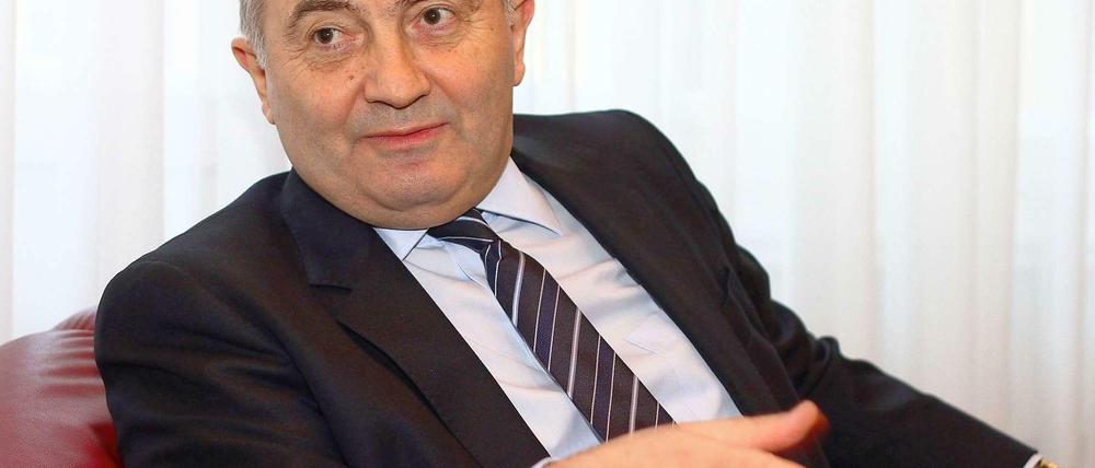Lazar Comanescu ist seit 2009 Rumäniens Botschafter in Berlin. Er war zuvor Außenminister seines Landes und führte die Beitrittsverhandlungen Rumäniens mit der Europäischen Union.