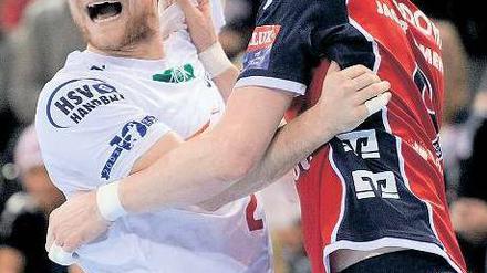 Fliegende Fetzen. Beim HSV überwarf sich Kraus mit Trainer Schwalb. 