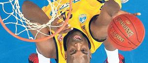 Strecken für Europa. Ali Traoré gibt gegen Istanbul sein Heimspieldebüt. 