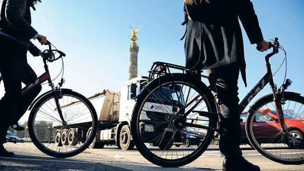 Stern und Kreis. Der Sonnenschein lockt die Radler hervor – und es sollen noch viel mehr werden. 