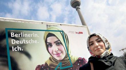 Eine von uns. Die 23-jährige Muna Lekesiz aus der Türkei hat seit 1994 einen deutschen Pass. Die Einbürgerung war damals die Entscheidung ihrer Eltern. Die junge Frau steht dazu: „Ich bin hier geboren und aufgewachsen.“ Foto: dpa