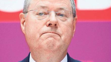 Peer Steinbrück erhofft sich von der Debatte um Steueroasen Rückenwind. Foto: dpa