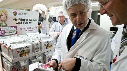 Auch der Regierende war schon mal da: Klaus Wowereit war bei einem Jacobs-Werksbesuch 2011.