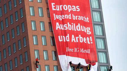 Auch die deutschen Gewerkschaften - hier die IG Metall - haben die europäische Dimension des Problems erkannt.