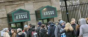 Auch die Angestellten an der Kasse des Zoos treten am Sonntag für zwei Stunden in den Streik.