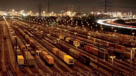 Teurer Transport. Der Schienen-Güterverkehr ist sehr kapitalintensiv - bleiben Aufträge aus, bekommt die Sparte rasch Probleme.