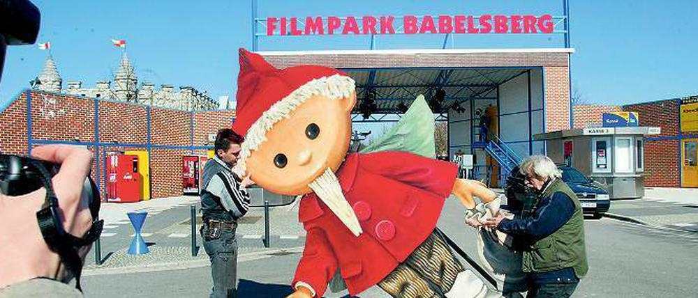 Säckeweise Sand. Kindertag ohne das Sandmännchen? Unmöglich. Im Filmpark Babelsberg ist es ohnehin zu Hause, doch am Wochenende ist es auch im FEZ präsent. 