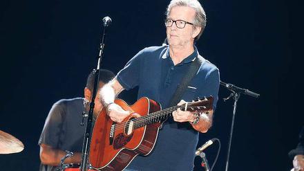 Legende zu Lebzeiten. Eric Clapton in der O2-World – im Hintergrund Drummer Steve Jordan. 